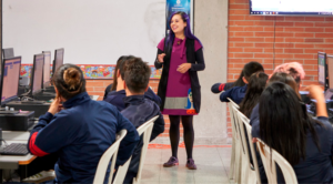 La maestra Sindey Carolina Bernal habló sobre su interés por la educación inclusiva.